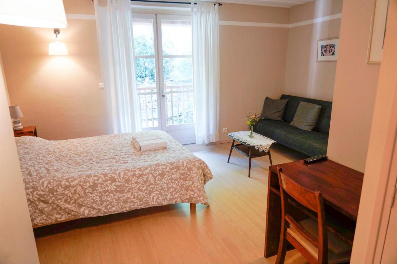 Bed and Breakfast Chez Toon, Bar Deco Blesle Exterior foto