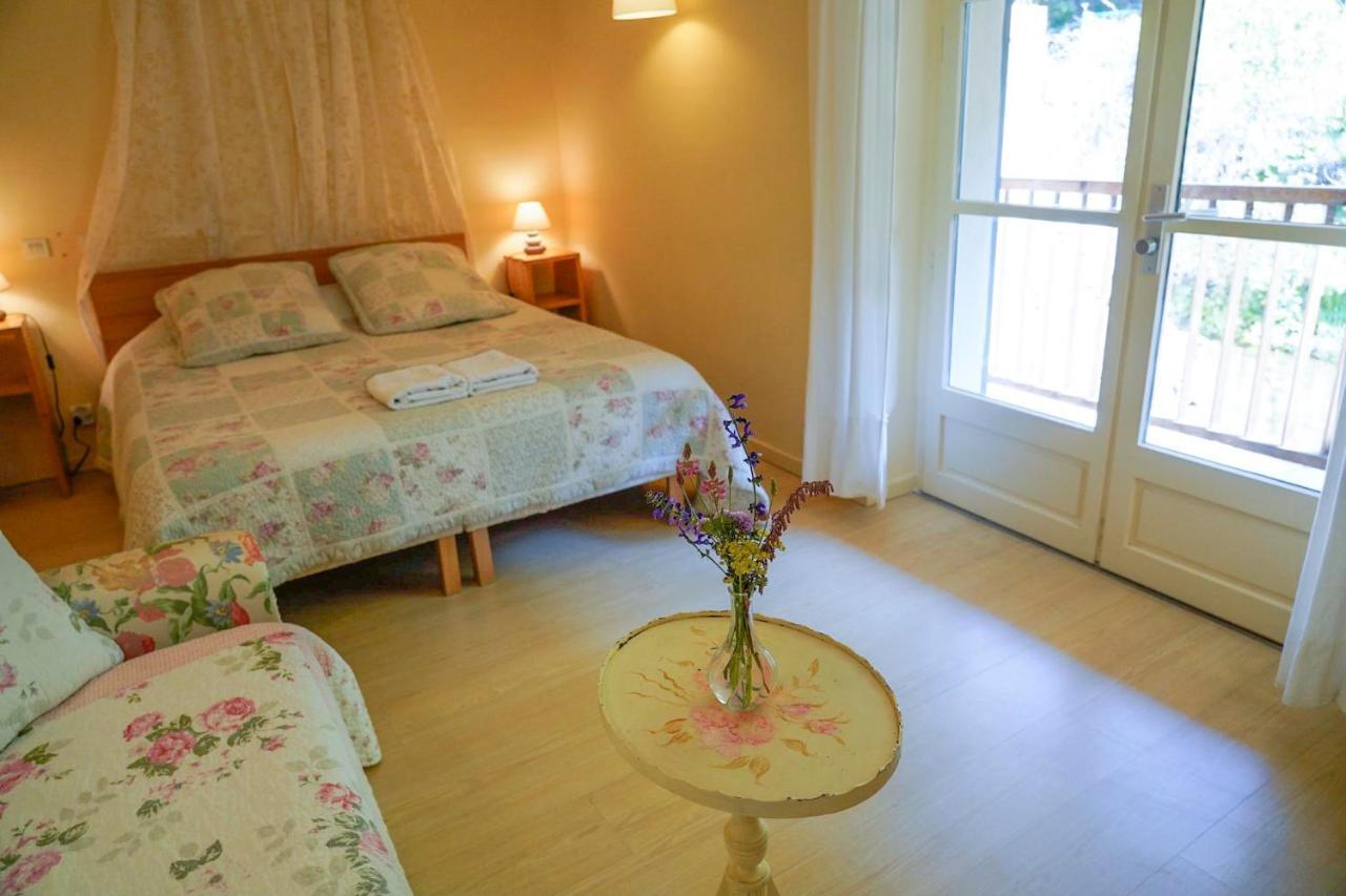 Bed and Breakfast Chez Toon, Bar Deco Blesle Exterior foto