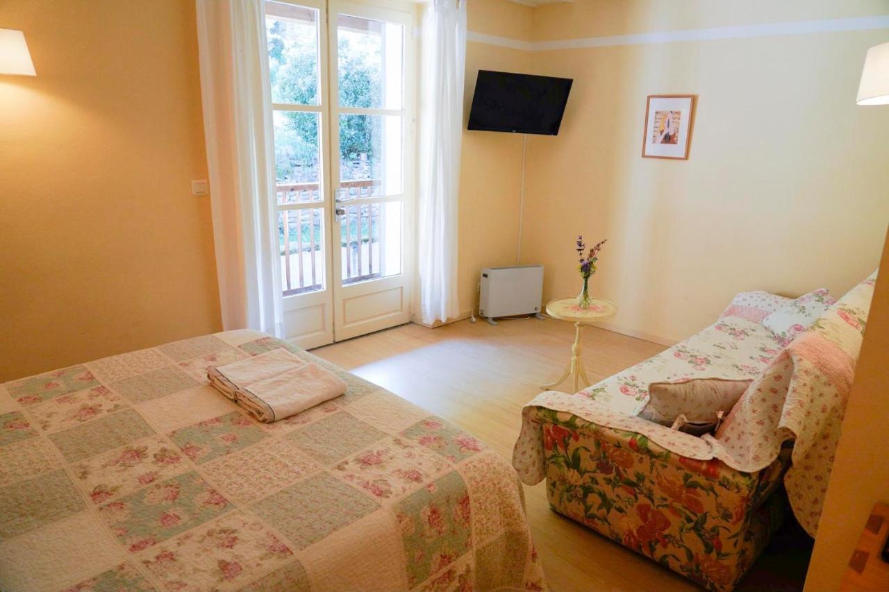Bed and Breakfast Chez Toon, Bar Deco Blesle Exterior foto