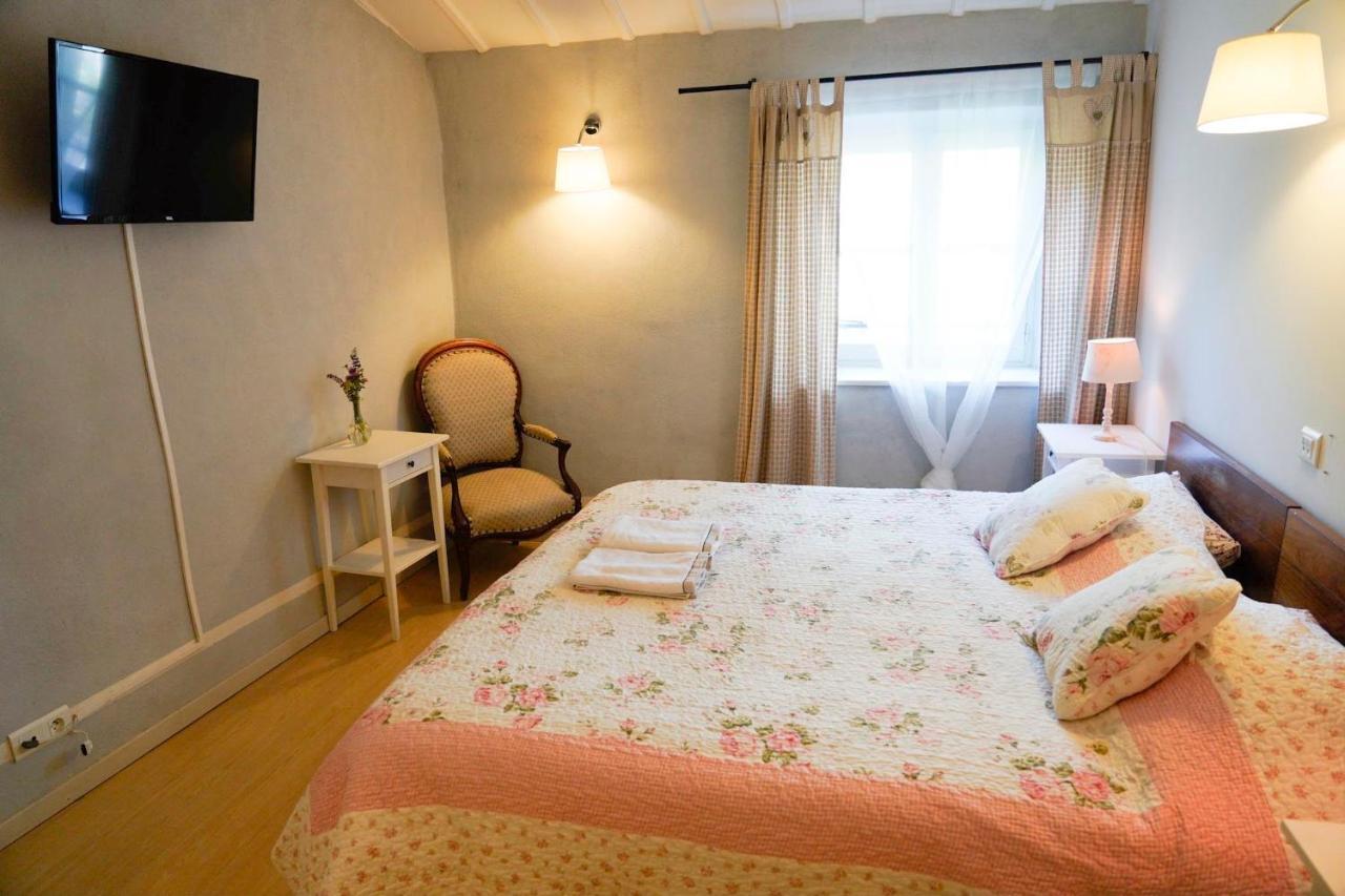 Bed and Breakfast Chez Toon, Bar Deco Blesle Exterior foto