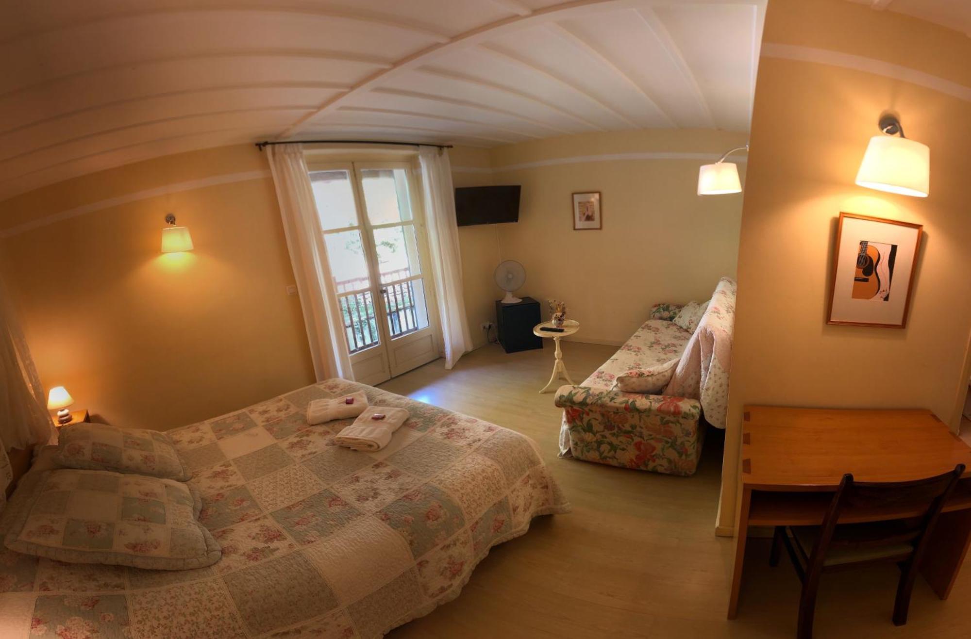 Bed and Breakfast Chez Toon, Bar Deco Blesle Exterior foto